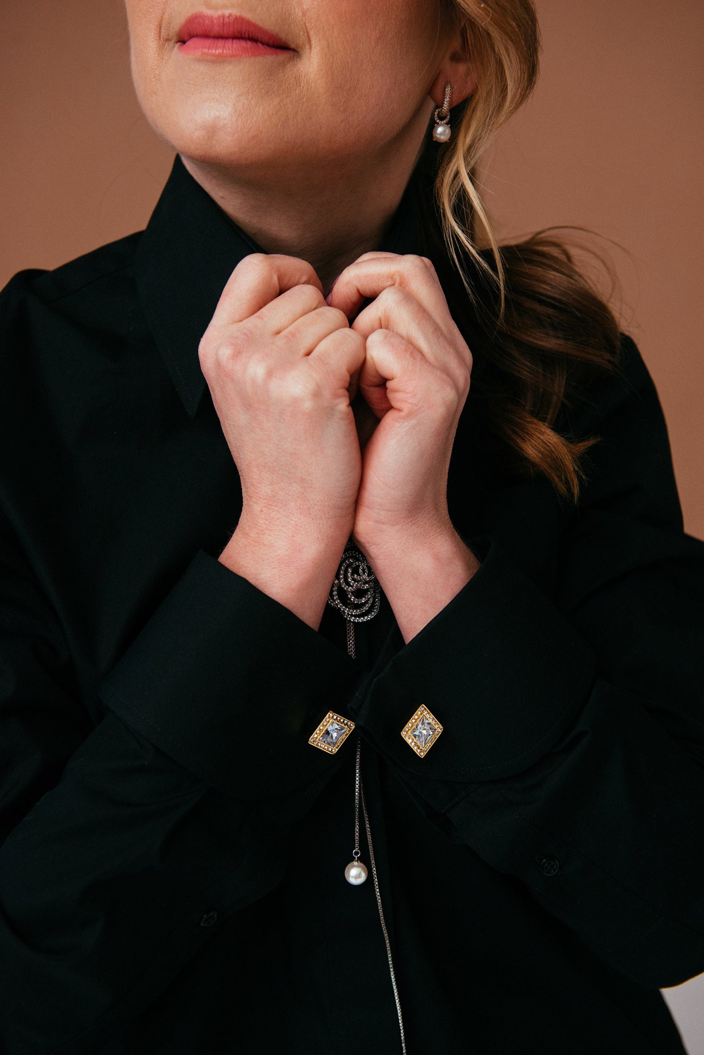 Oversized Black French Cuff Shirt: Elegant Women's Cotton Blouse