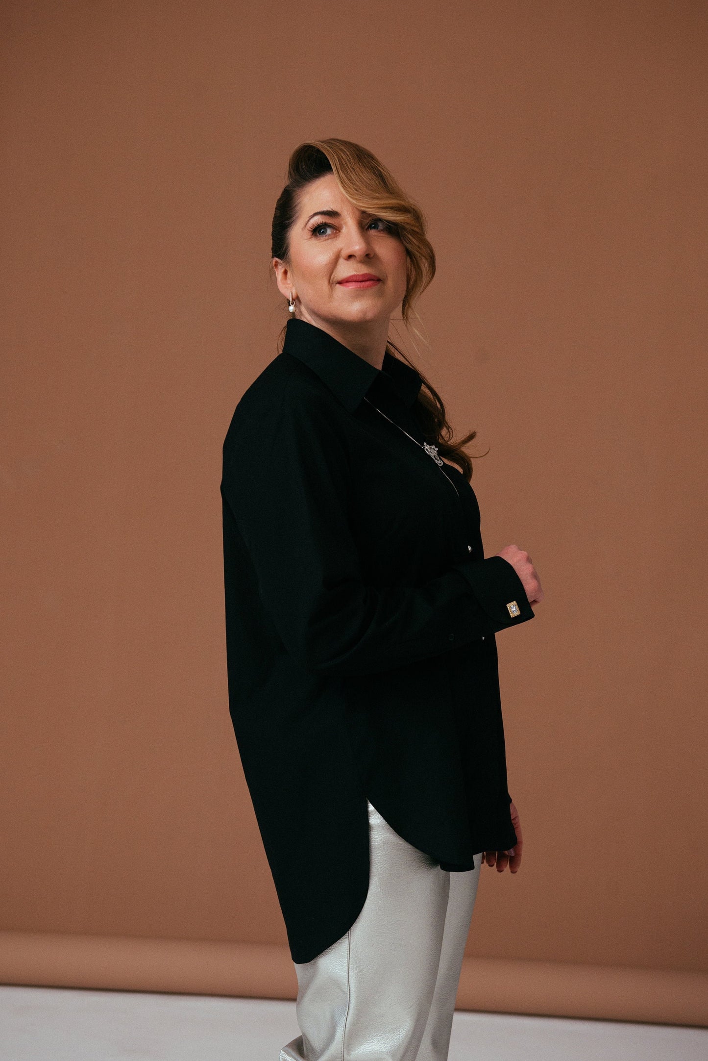 Oversized Black French Cuff Shirt: Elegant Women's Cotton Blouse