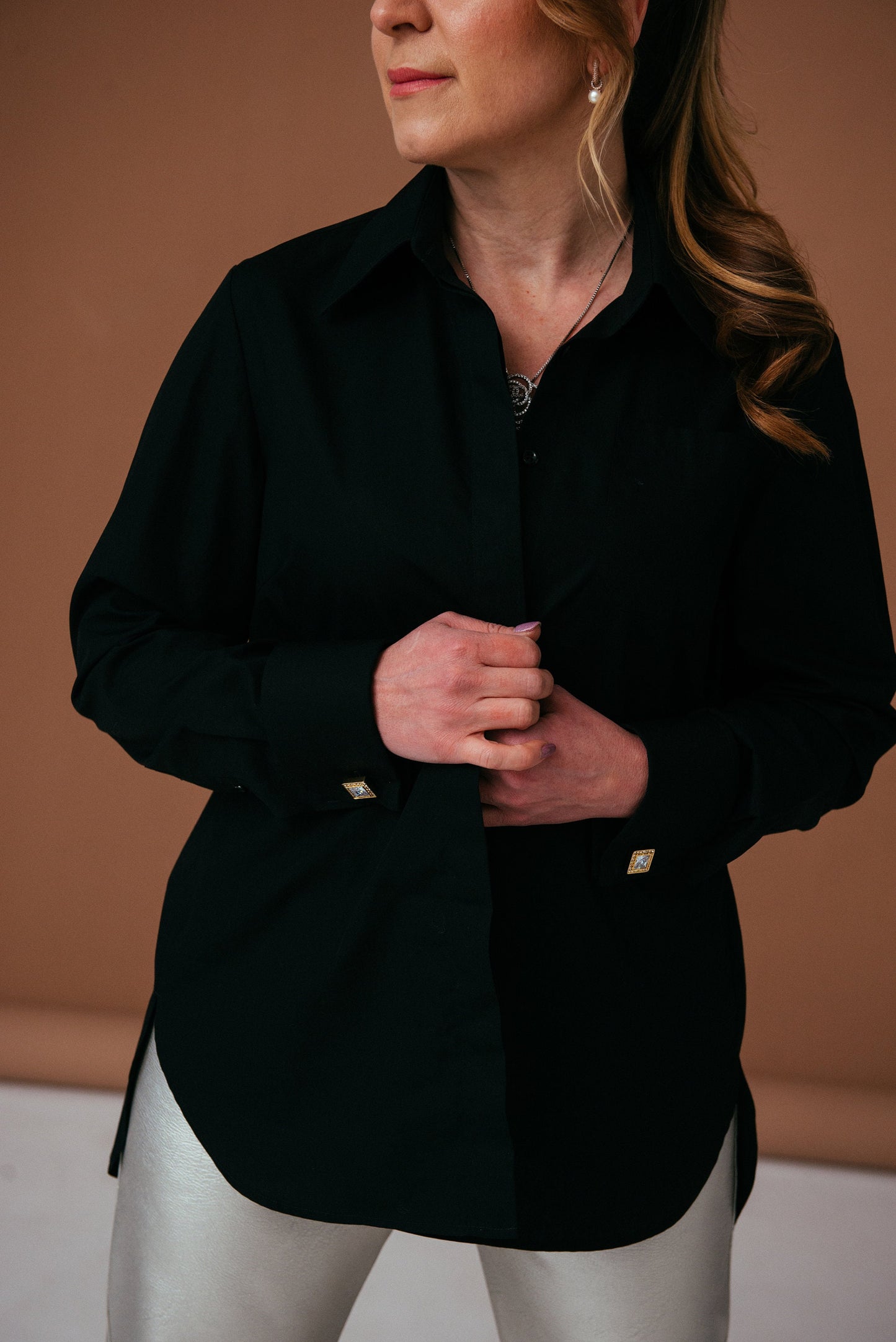 Oversized Black French Cuff Shirt: Elegant Women's Cotton Blouse