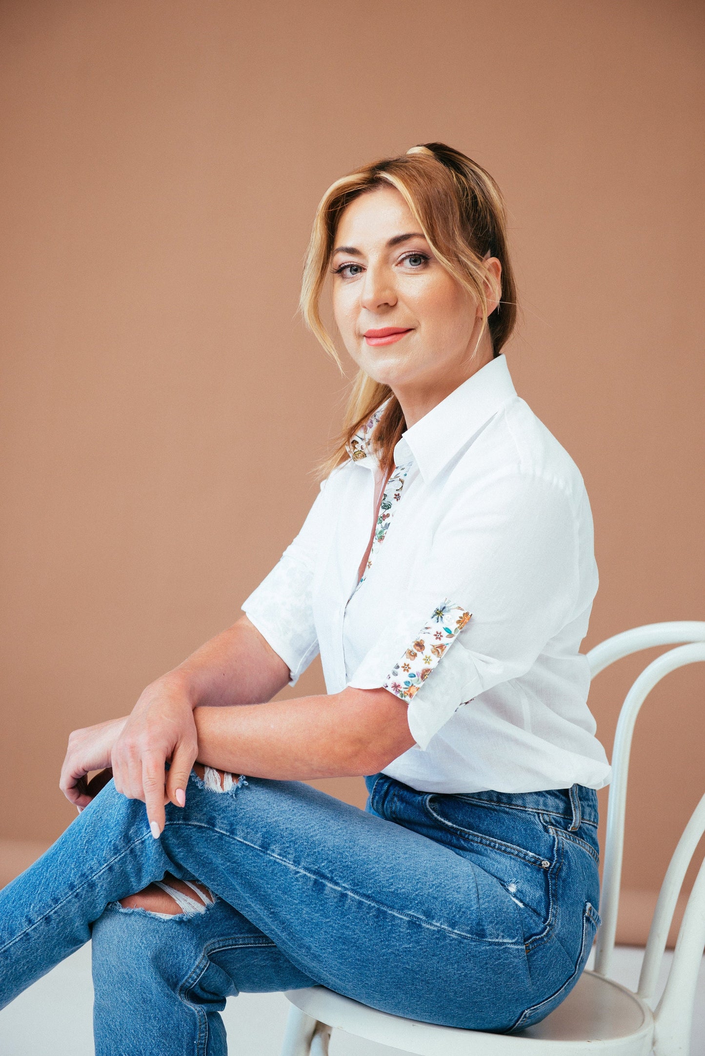 White Linen Cotton Blouse: Floral Accents, Convertible Sleeve